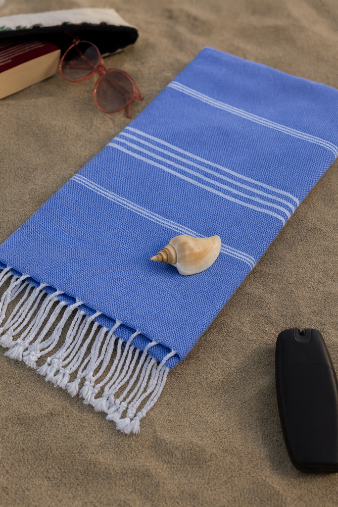 Turkish cotton beach towel in blue – quick dry and sand resistant.

